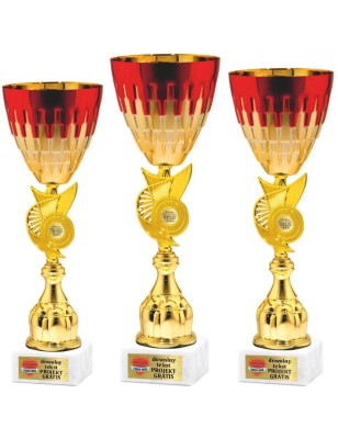Puchar 26220 złoto-czerwony na podium