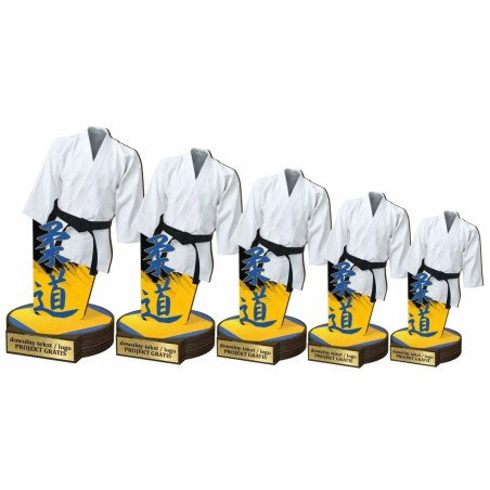 Drewniana statuetka Judo sztuki walki kimono