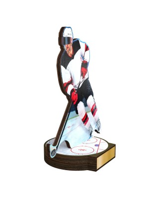 Statuetka drewniana - seria RW Hokej z motywem hokeisty