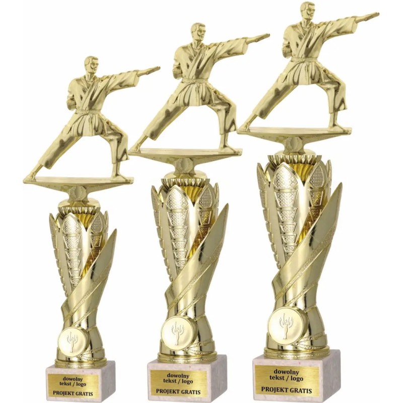 Zestaw pucharów S630 z figurką KARATE 41-38-35 cm A54 Zestaw pucharów S630 z figurką KARATE 41-38-35 cm A54