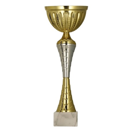 9271 – elegancki puchar w złoto-srebrnej odsłonie